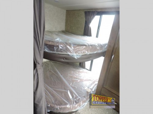 Sandpiper HT Fifth Wheel Bunks