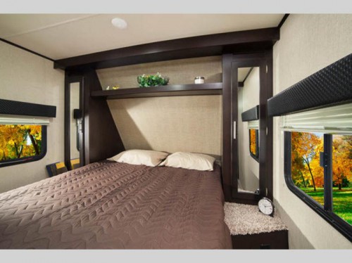 Kodiak Ultra Lite 283BHSL Travel Trailer Bedroom