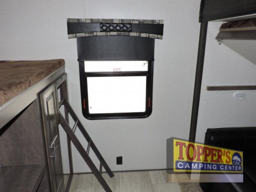 CrossRoads Cruiser 3351BH Fifth Wheel Bunkhouse