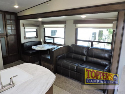 Prime Time Crusader Lite 30BH fifth wheel interior